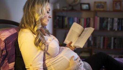 Livros Sobre Gestação: Conheça 20 Opções de Leituras Essenciais Para Gestantes e Futuros Papais